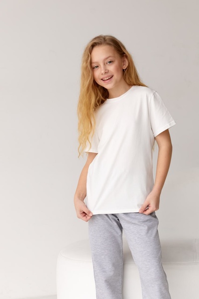 Базова дитяча футболка на дівчинку, однотонна  50500-1 фото